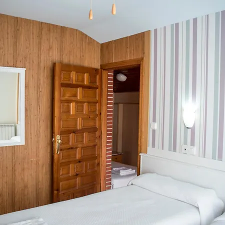 Ria De Hotel 3*