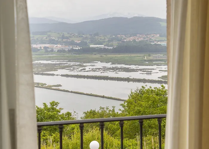 Ria De Hotell Suances